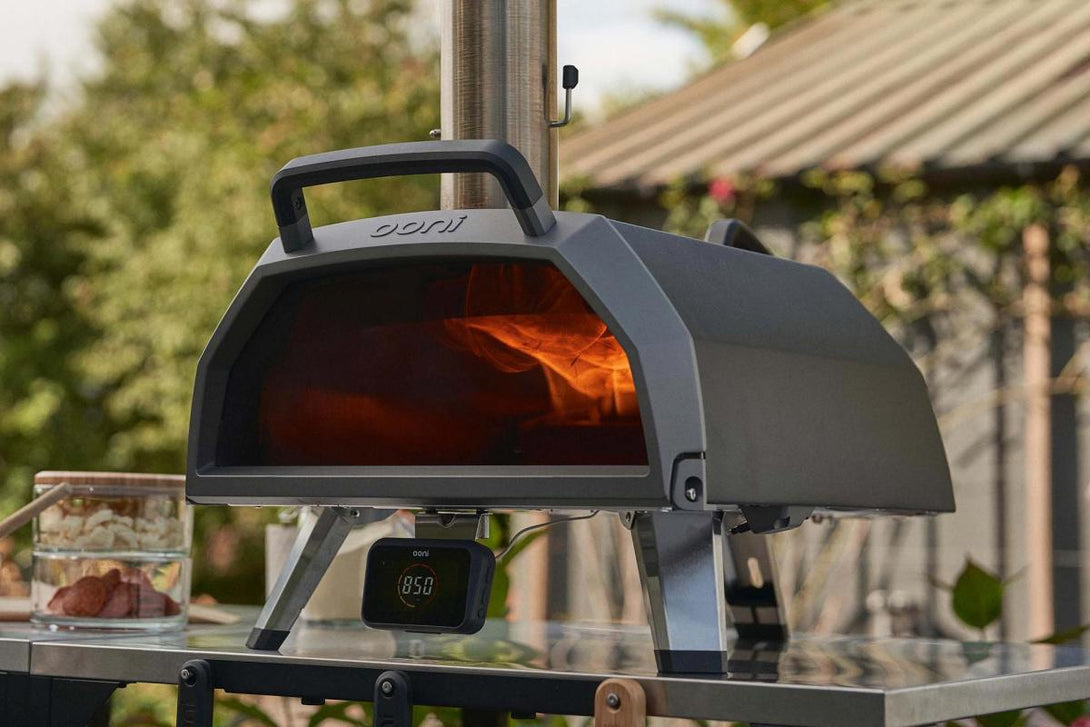 Ooni Karu 2 PRO vegyes tüzelésű pizzakemence - Karácsonyi Csomag