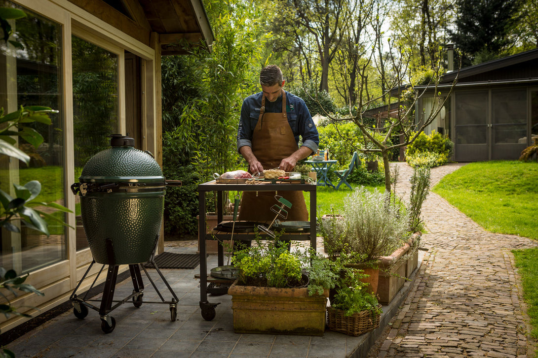 Big Green Egg grillállomás két modullal – stílusos kültéri konyhai megoldás