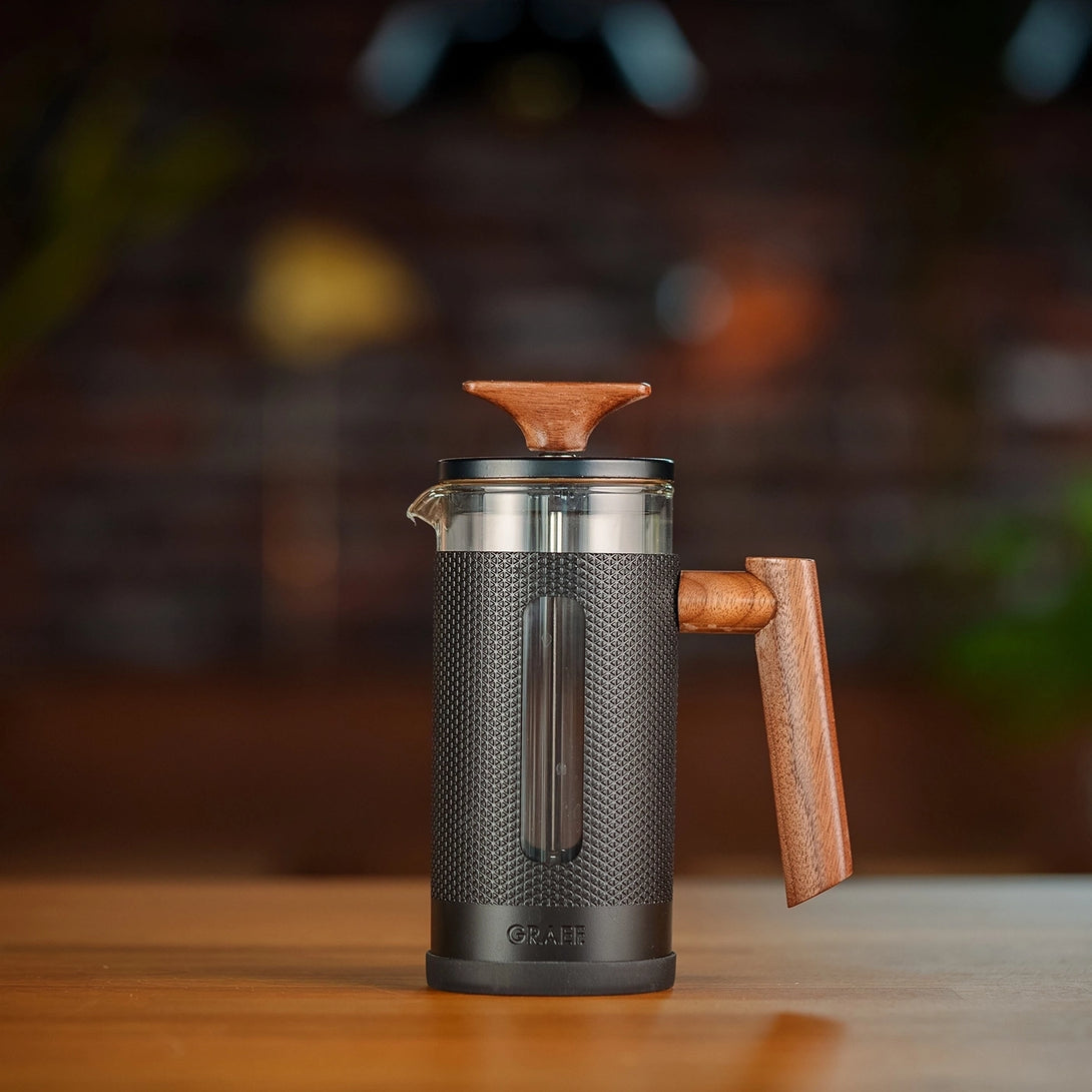 graef-mfp12-french-press-eletkep-asztalon — ALT: