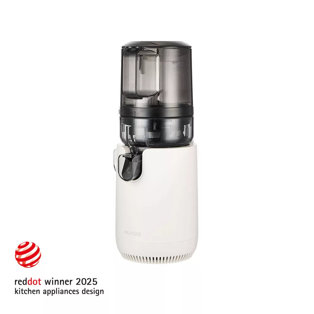 Hurom E50ST slow juicer elölnézet – letisztult, modern dizájn gyümölcslé csappal és átlátszó préskamrával