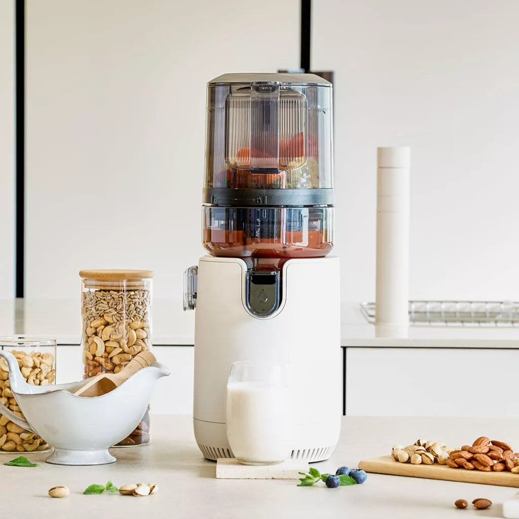 Hurom E50ST présel diófélékből és zöldségekből – smoothie és magtej készítés házilag, természetes alapanyagokból