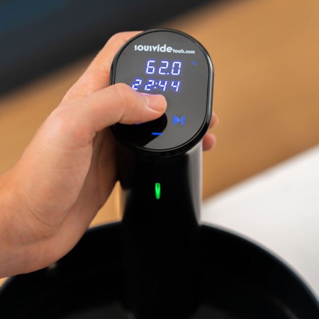 Sous vide főzés iVide 2.0 eszközzel – digitális kijelző és érintésvezérlés használat közben

