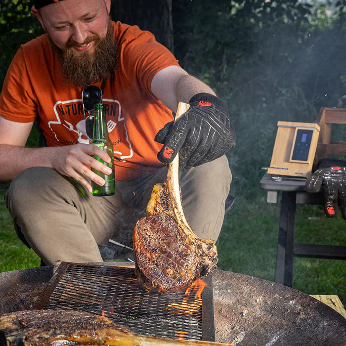 Grillen sült tomahawk steak MEATER Pro XL segítségével, szabadtéren

